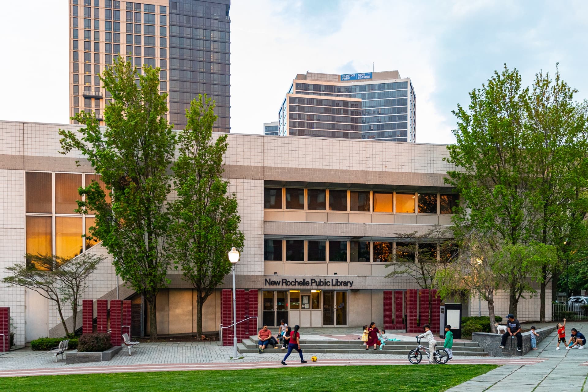 New Rochelle Public Library